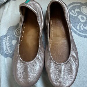 Tieks women’s ballet flats size 9 in rose gold